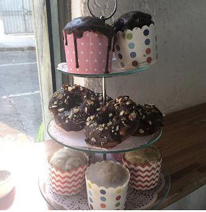 Nuestras donas y muffins veganos at Mango in Montevideo