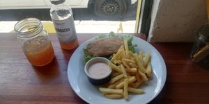 Chivita con papas fritas at Mango in Montevideo