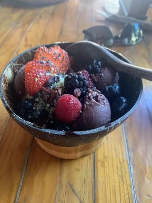 “Hulk” açaí bowl at Piyoli in Puerto Escondido