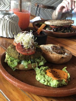 hamburguesa  at Piyoli in Puerto Escondido