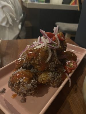Fried cauliflower   at Drunken Vegan - 드렁큰비건 in Seoul