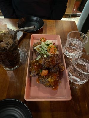 Korean Cauliflower Chicken at Drunken Vegan - 드렁큰비건 in Seoul