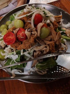 Chick'n salad at Drunken Vegan - 드렁큰비건 in Seoul