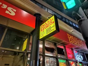  at Devil Dawgs on State in Chicago