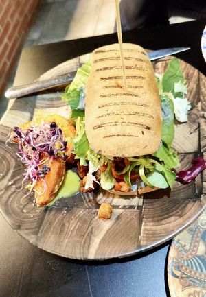 Bocadillo de carne at Purpura Project in Alicante