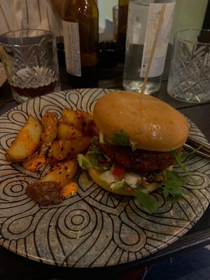 Burger at Purpura Project in Alicante