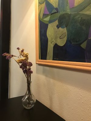 Abstract art and minimalistic interior  at Purpura Project in Alicante