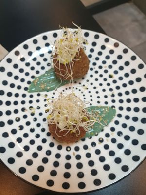 Croquetas at Purpura Project in Alicante