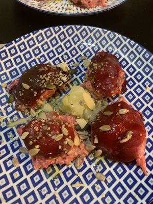 “Raviolis” de remolacha at Purpura Project in Alicante