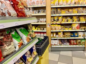 gluten free & chips at Vitalia Reformhaus - Friedrichstrasse in Berlin