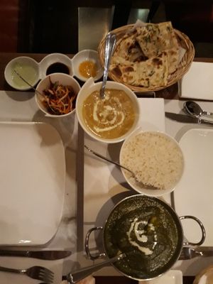 Malai kofta en palak paneer. Jammie!! at Uit India in Alkmaar