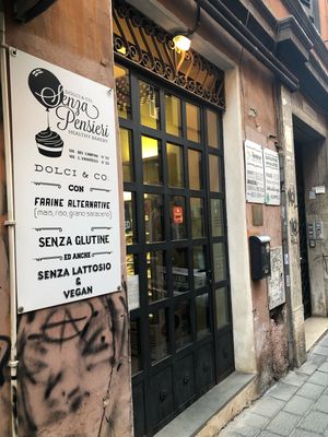 Store front at Senza Pensieri in Rome