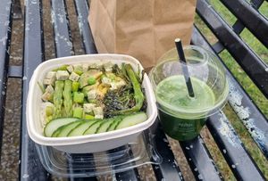 Green goddess salad and green juice 💚🌱 at Little Fitzroy Coffee in Edinburgh