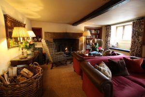 The Lamb Inn Sitting Room at The Lamb Inn in Burford