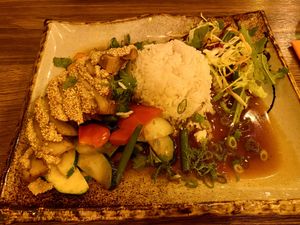 Pikante „Ente“ mit Gemüse, Chili und Koriander at Quan Xanh in Leipzig