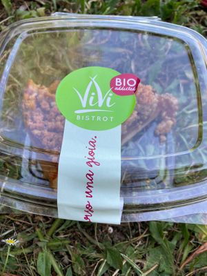 Vegan crumble pie, with apples and cinnamon, in compostable plant based packaging  at Vivi Bistrot - Vila Pamphili in Rome