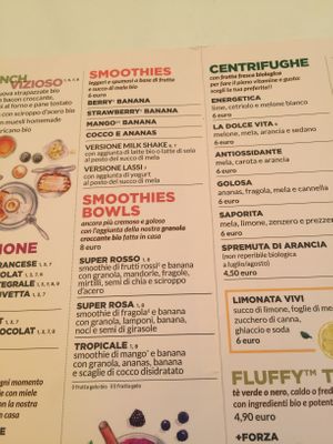Part of the breakfast menu: smoothies made with organic fruit and organic apple juice, smoothies bowls with homemade granola, fruit extract, lemonade... at Vivi Bistrot - Vila Pamphili in Rome