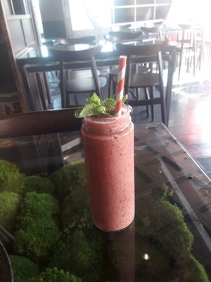 Forest fruits smoothie at Secret Garden in Berlin