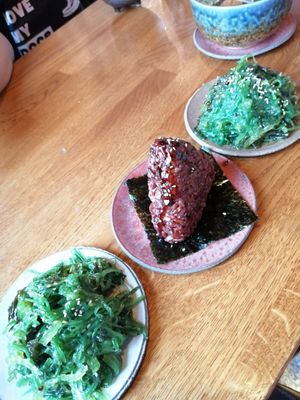 Algensalat und Onigri (das ganz schön satt gemacht hat) at Secret Garden in Berlin