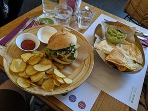 Veggie burger and guacamole  at Vivi Bistrot - Navona in Rome