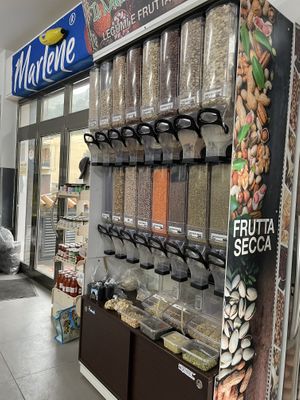 Bulk nuts, lentils, grains  at Il Mercatone della Frutta in Collesano