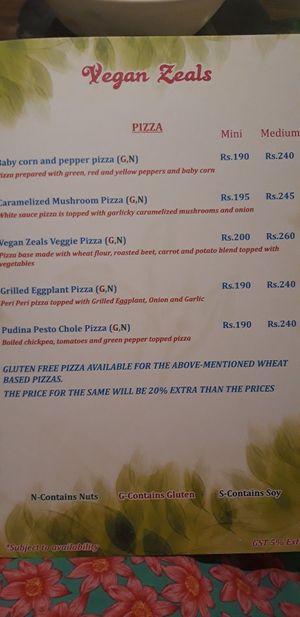 Vegan pizzas at Vegan Zeals in Pondicherry