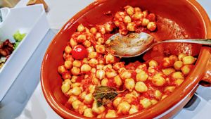 All you can eat buffet at nu dish Deli & Cafe in Tokyo