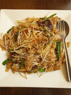 Dry Stirfry Rice Noodles w/Soy Beef $17.90 at King's Vegetarian in Bella Vista