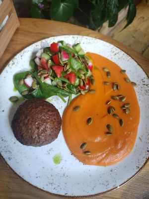 Meat ball and sweet potato puree at I love you - Ya lyublyu tebya -я люблю тебя in St Petersburg