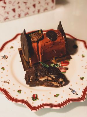 Bûches ♥️ at Le Petit Colibri in Lyon