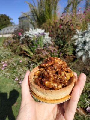 tartelette noix caramel at Le Petit Colibri in Lyon