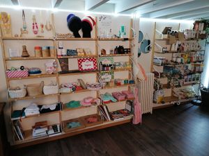 They also offer a veriaty of other vegan items, such ass soap, babyhats and toothbrushes at Le Petit Colibri in Lyon