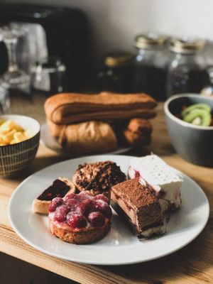 Viennoiseries & pâtisseries  at Le Petit Colibri in Lyon