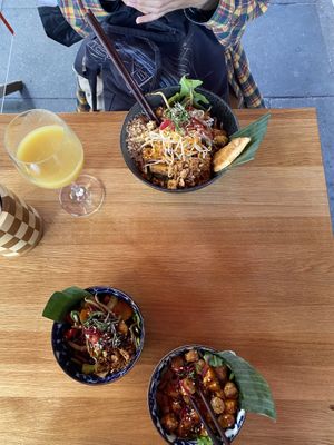 Regeneration Bowl (Big Five) + Rau Xao and Kho To (Super bowls) at An Vegan House  in Hamburg
