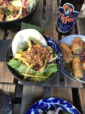 Bao bun and „Shanghai night"  at An Vegan House  in Hamburg