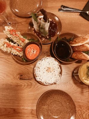 Overal zitten lekkere sausjes bij! at An Vegan House  in Hamburg