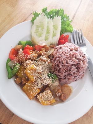 Bell Peppers with rice, tempe and sesame sauce 😍😍 at Vegan Phangan in Koh Phangan