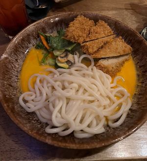 Rotes Curry mit Udon-Nudeln mit veganem Hähnchen  at East Moon in Berlin