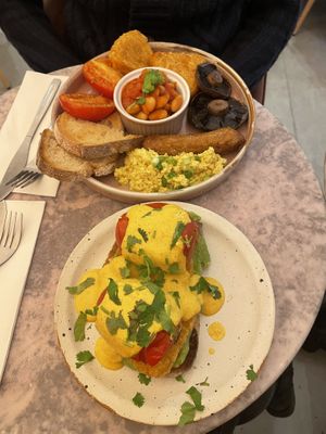 Full vegan breakfast at Vertigo - Cross St in Manchester