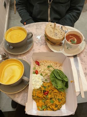 Sandwich + tomato soup and basmati rice + sweet potato curry at Vertigo - Cross St in Manchester