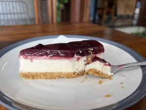 The best cheesecake I’ve ever had in my whole entire life!!!  I’ve had lots of cheesecakes both vegan and non vegan and this one trumps them all. Can’t wait to try the biscof at Manggis in Canggu in Canggu
