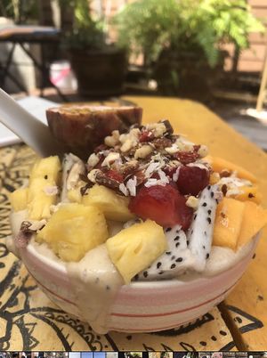 Smoothie bowl 👌 at Mia's Hangout in Krabi