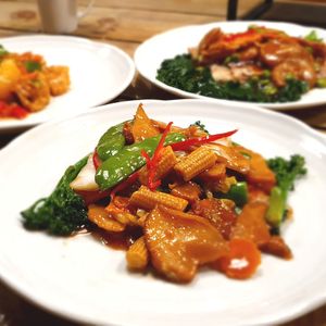 Stirfried seasonal vegetables with vegan Chiken at Brainwave Cafe in Sydney