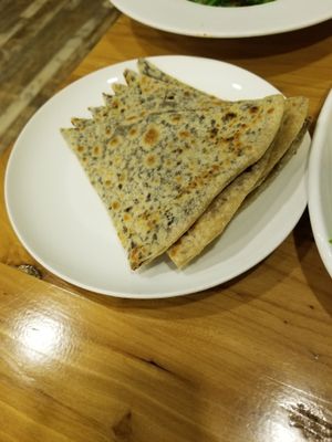有机全麦黑糖饼 - YouJiQuanMaiHeiTangBing - Organic wholewheat bread with brown sugar filling at PiáoSù in Shijiazhuang
