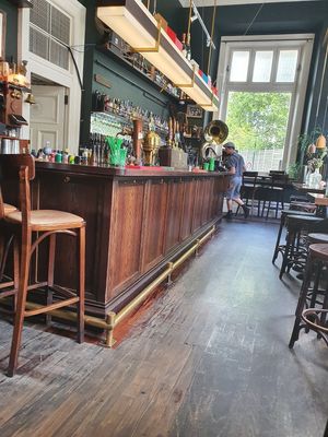 Cosy at O.G.B. in Christchurch