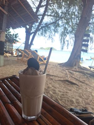 Oreo Shake at Benny's On The Beach in Koh Lipe