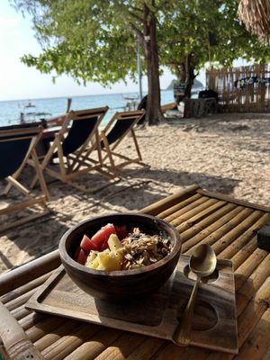 Vegan smoothiebowl 2.0  at Benny's On The Beach in Koh Lipe