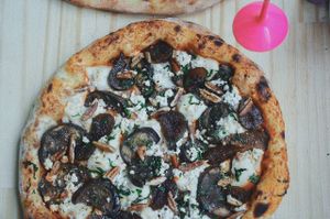 eggplant pizza at Aluado's in Pelotas