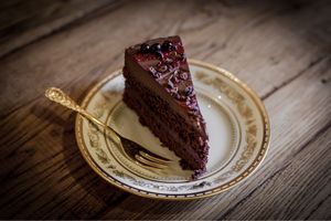 Vegan Chocolate Blueberry Cake with raw Kakaonibs and coconutganache  at KoBaMugasmus in Eberswalde