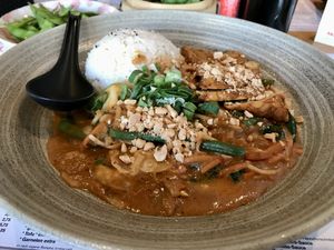 Pinatsu Kare Don mit Tempeh  at MoschMosch in Wiesbaden